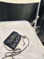 CHANEL-BAGS - Image 2