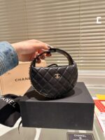CHANEL-BAGS - Image 8