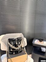 CHANEL-BAGS - Image 2