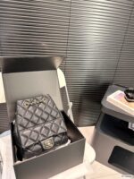 CHANEL-BAGS - Image 2