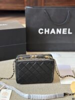 CHANEL-BAGS - Image 4