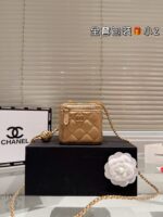 CHANEL-BAGS - Image 4