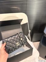 CHANEL-BAGS - Image 2