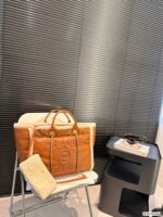 CHANEL-BAGS - Image 2