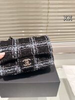 CHANEL-BAGS - Image 3