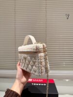 CHANEL-BAGS - Image 4