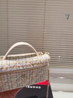 CHANEL-BAGS - Image 2