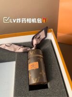 LOUIS VUITTON-BAGS - Image 8