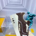 LOUIS VUITTON-SHOES - Image 9