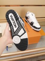 LOUIS VUITTON-SHOES - Image 9